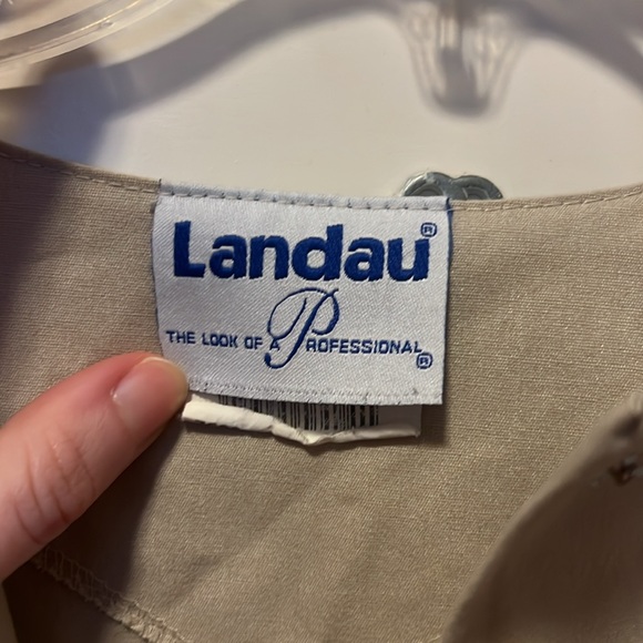 Tan scrub jacket! - Picture 7 of 8